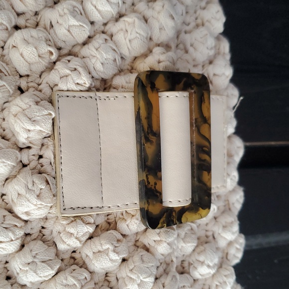 Textured Handbag - Picture 3 of 8